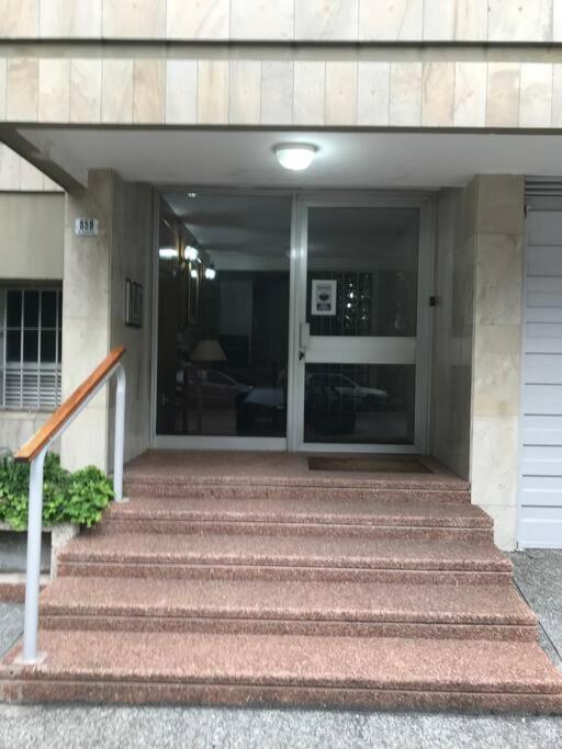 Apartamento Apto En Pocitos Cerca A La Rambla 4 Personas Montevidéu